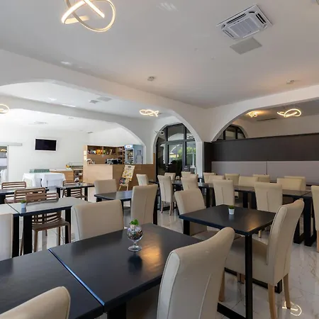 Emaus 3* Novigrad Istria