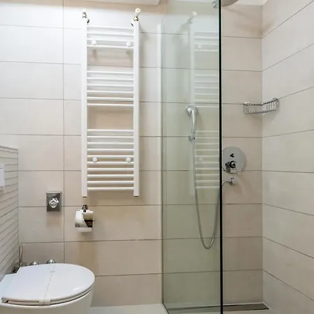 Emaus Hotel 3*