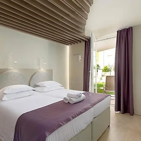 Emaus Hotel 3*