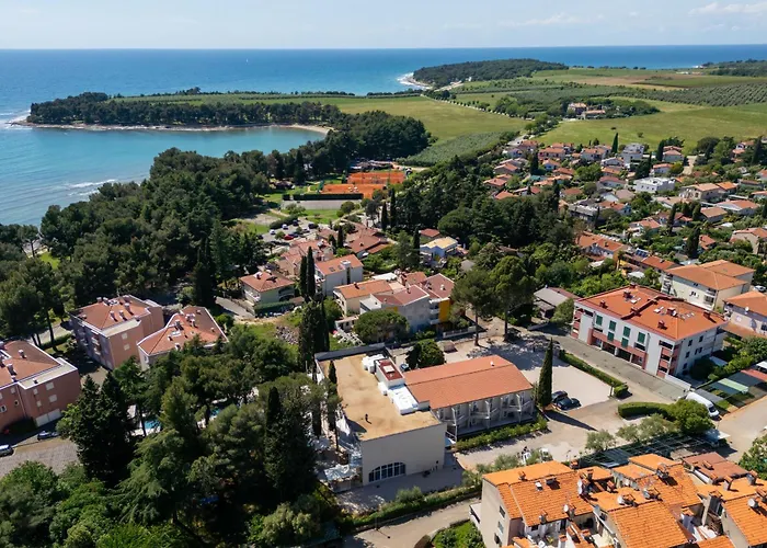 Emaus Hotel 3*