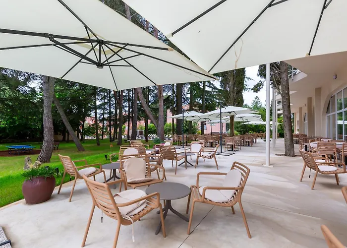 Hotel Emaus 3*