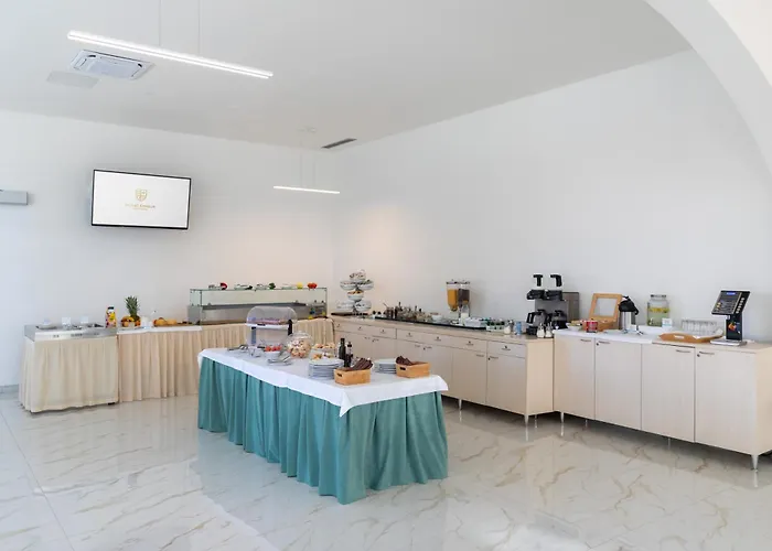 Emaus Hotel 3*