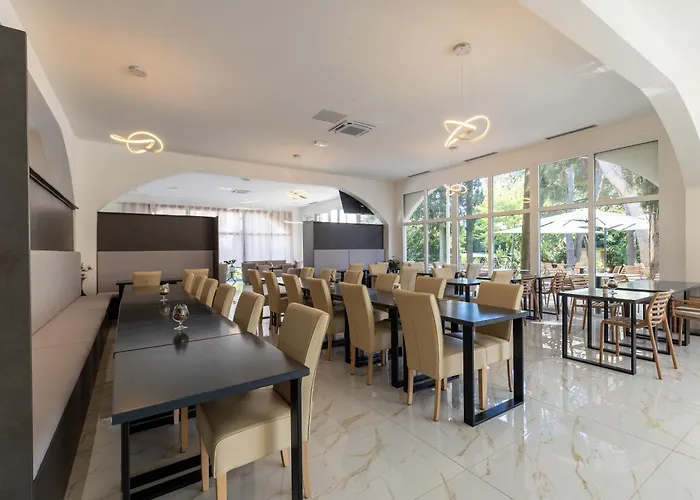 Emaus Hotel 3*