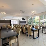 Emaus Hotel 3*