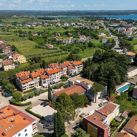 Hotel Emaus 3*