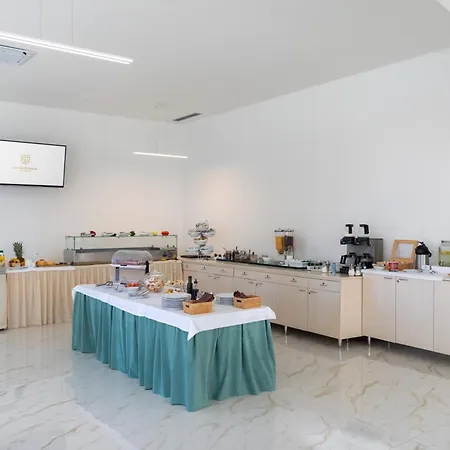 Emaus Hotel 3*