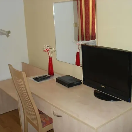 Emaus Hotel 3*